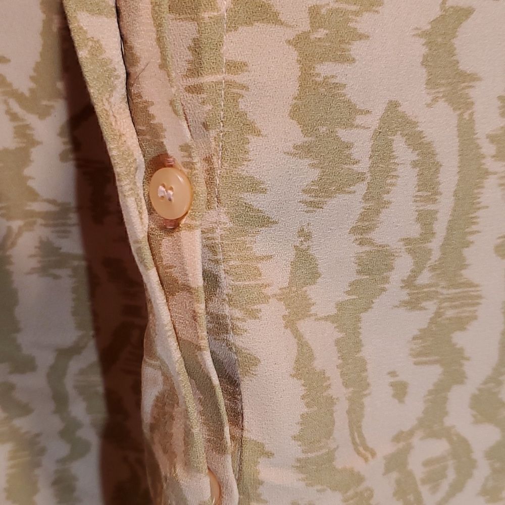 Elizabeth And James Drop Button Front Blouse Size… - image 6